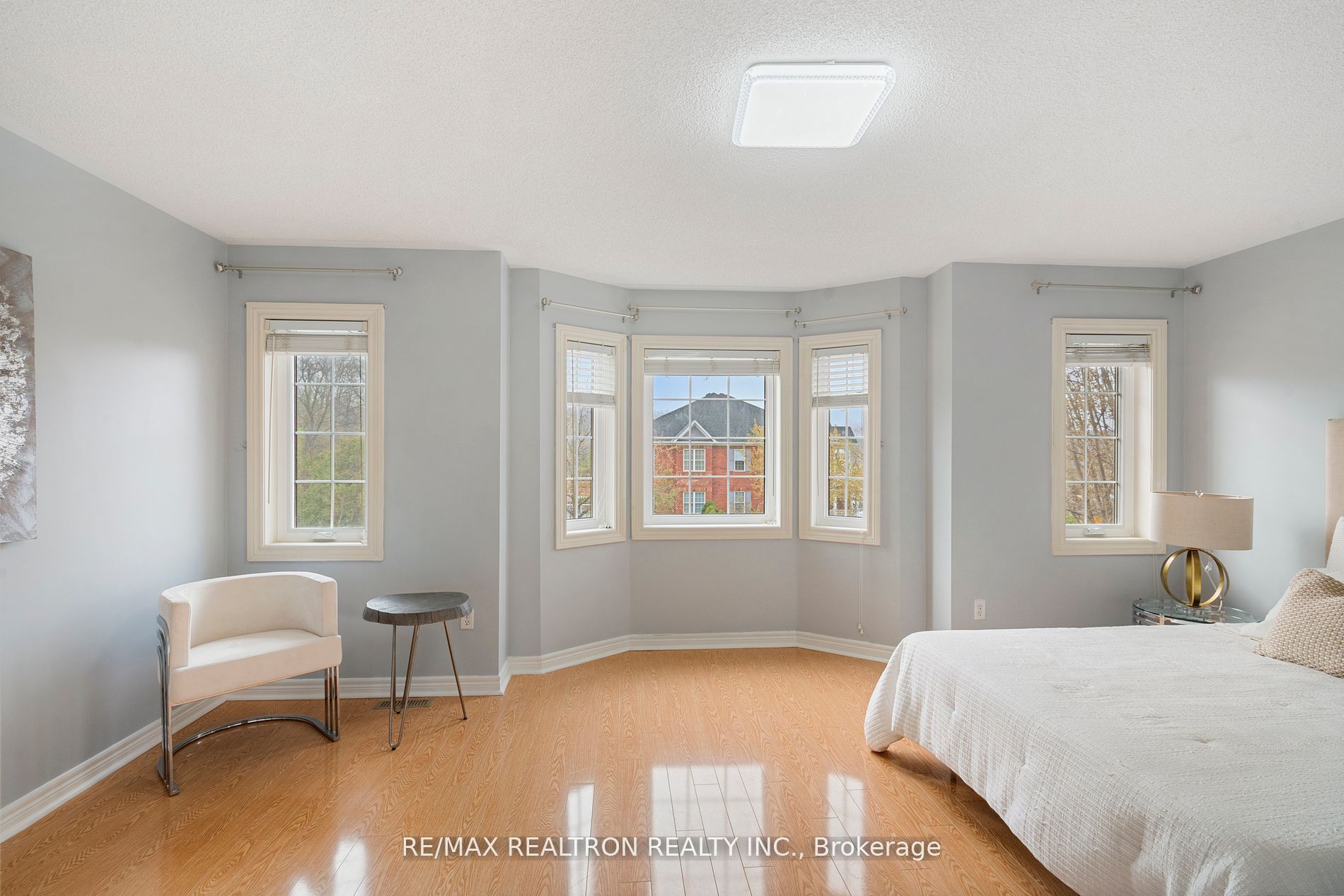1093 Lamplight Way
