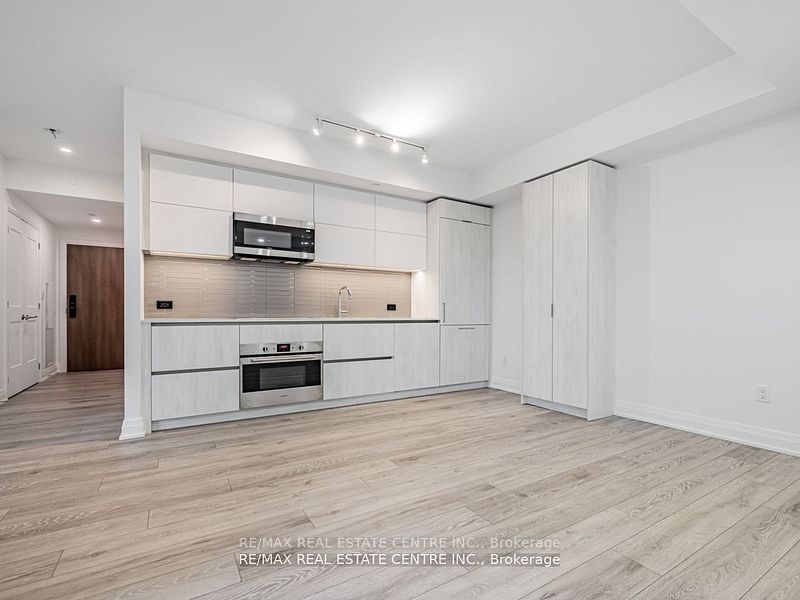21 Park St E, #201