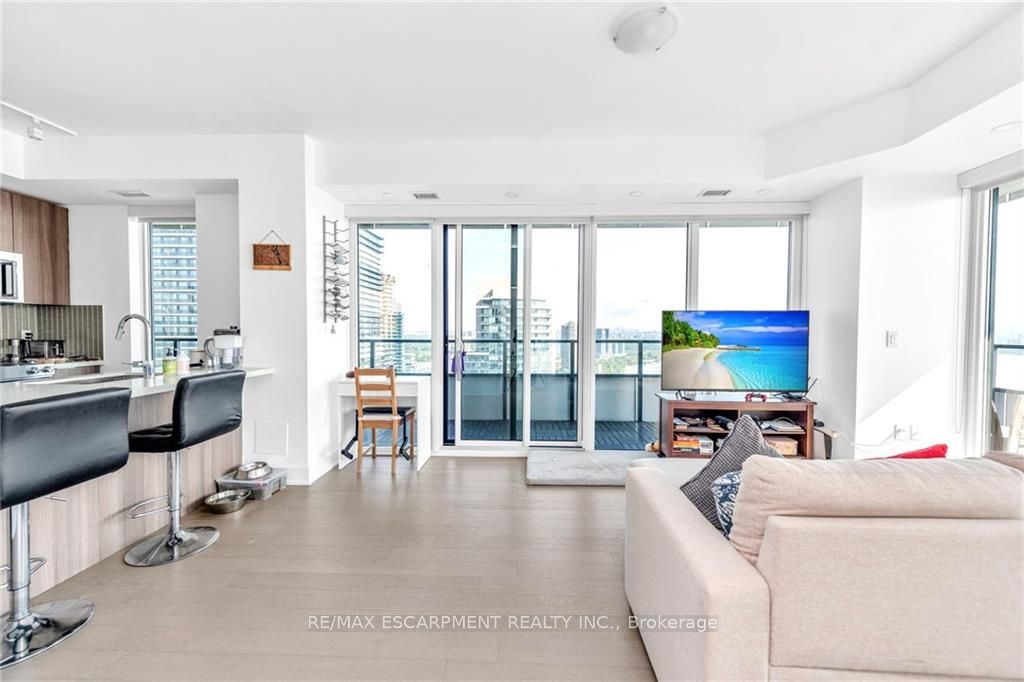 20 Shore Breeze Dr, #3407