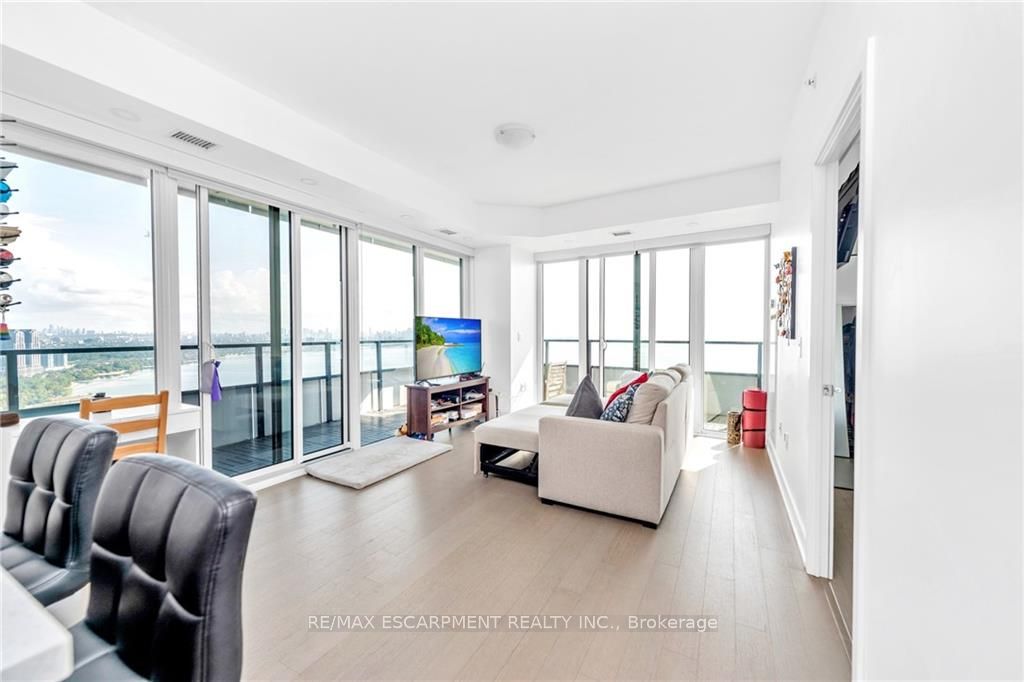 20 Shore Breeze Dr, #3407