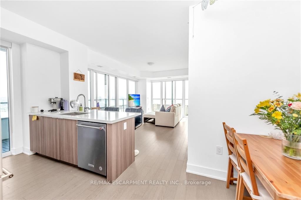 20 Shore Breeze Dr, #3407