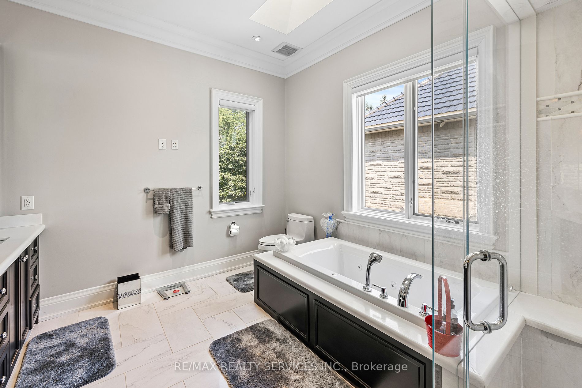 2454 Mississauga Rd