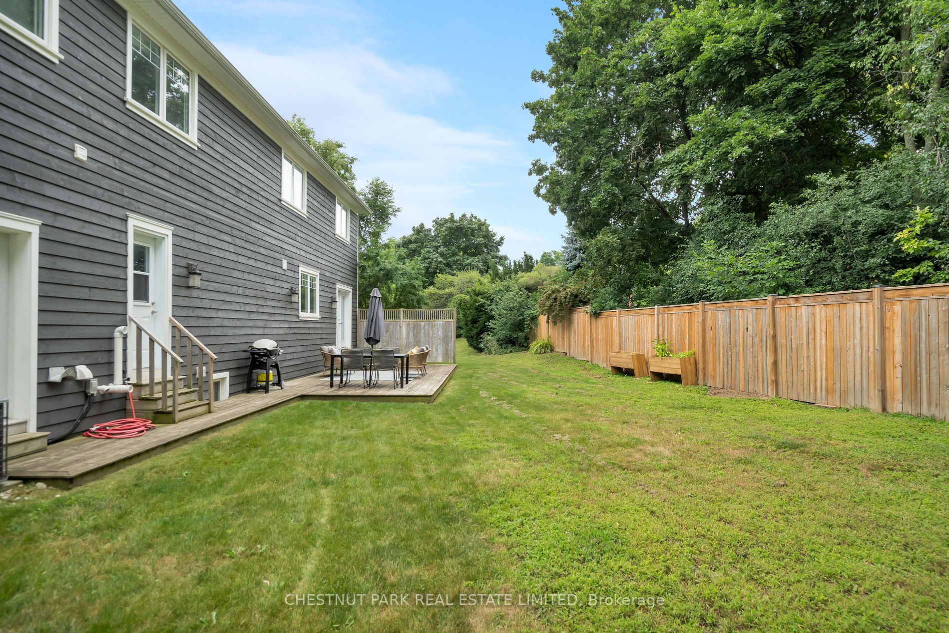 28 Glen Crescent Dr