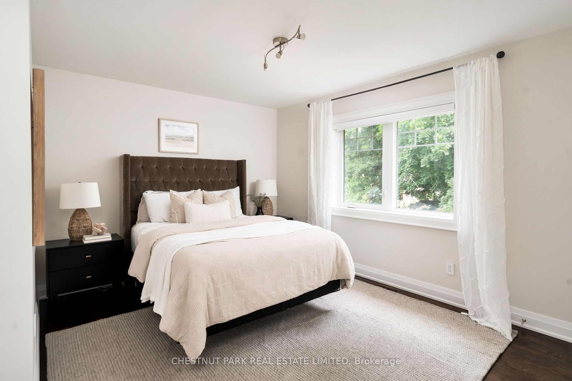 28 Glen Crescent Dr