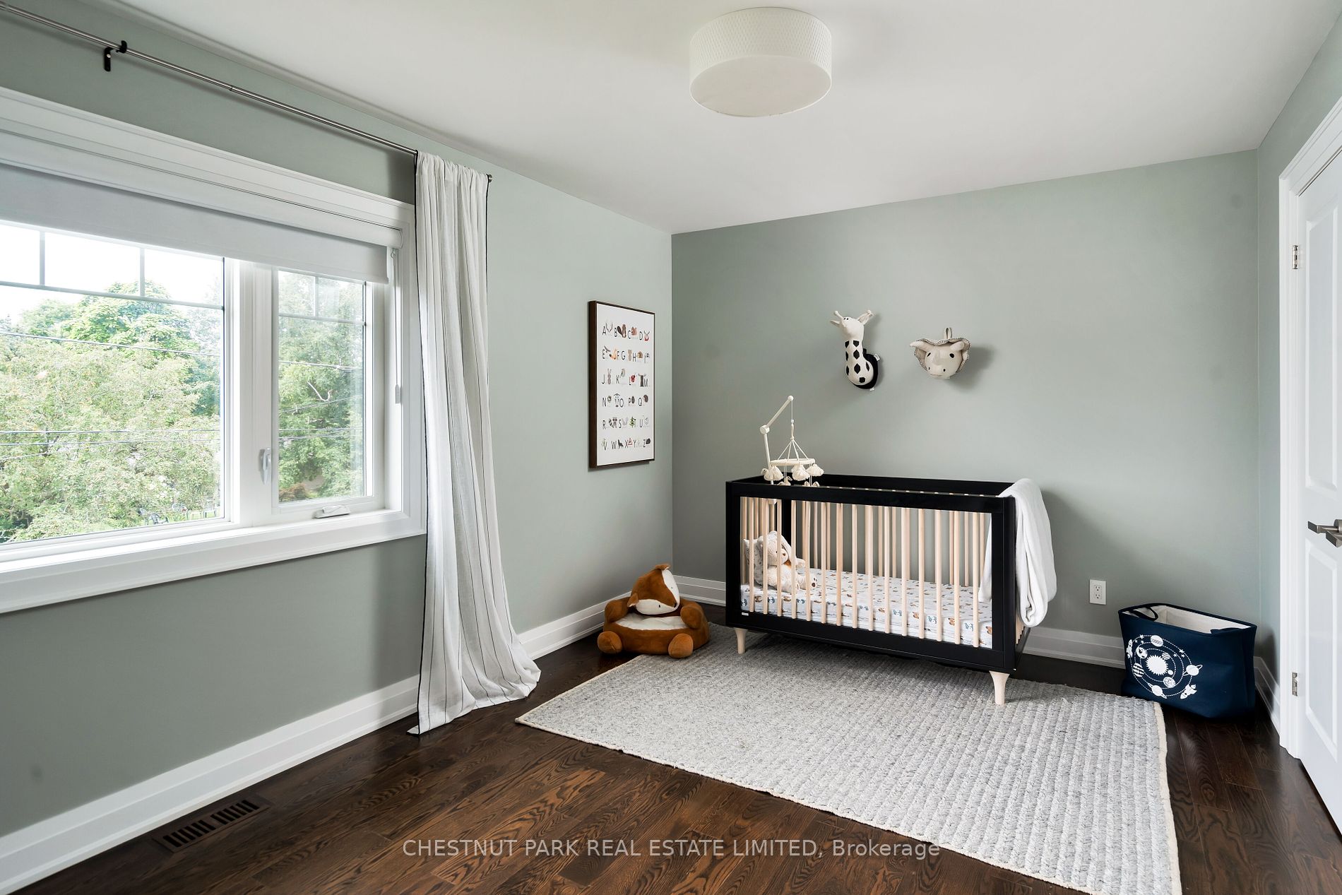 28 Glen Crescent Dr