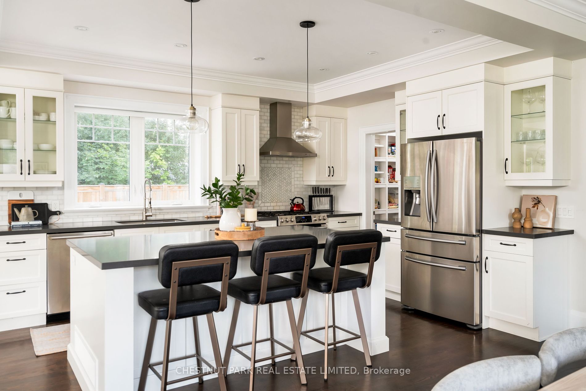 28 Glen Crescent Dr