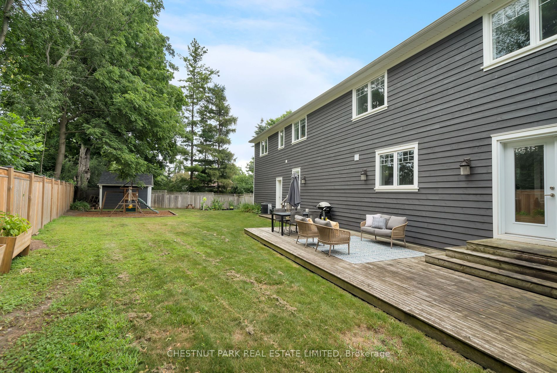 28 Glen Crescent Dr