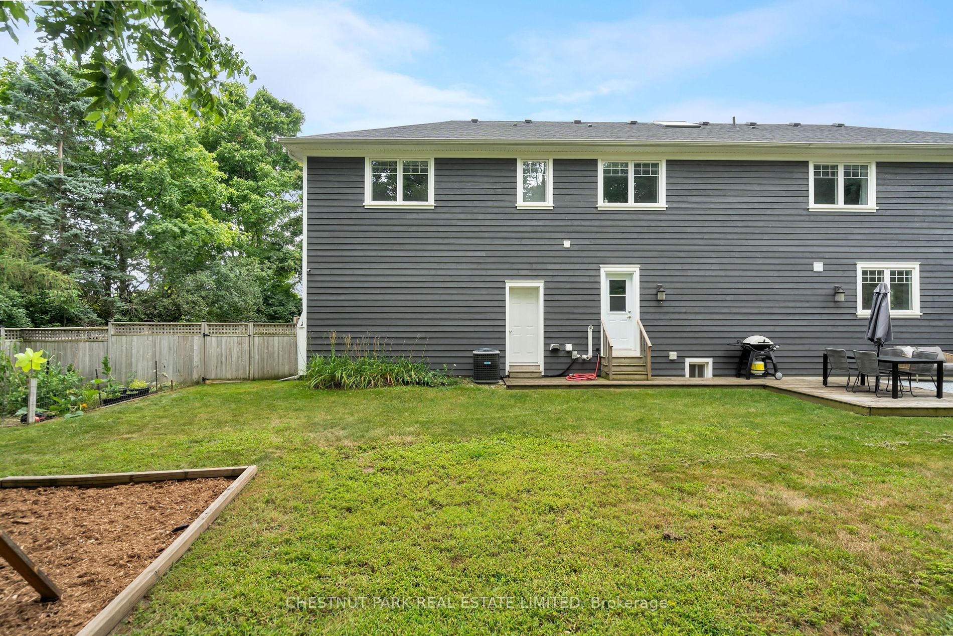 28 Glen Crescent Dr