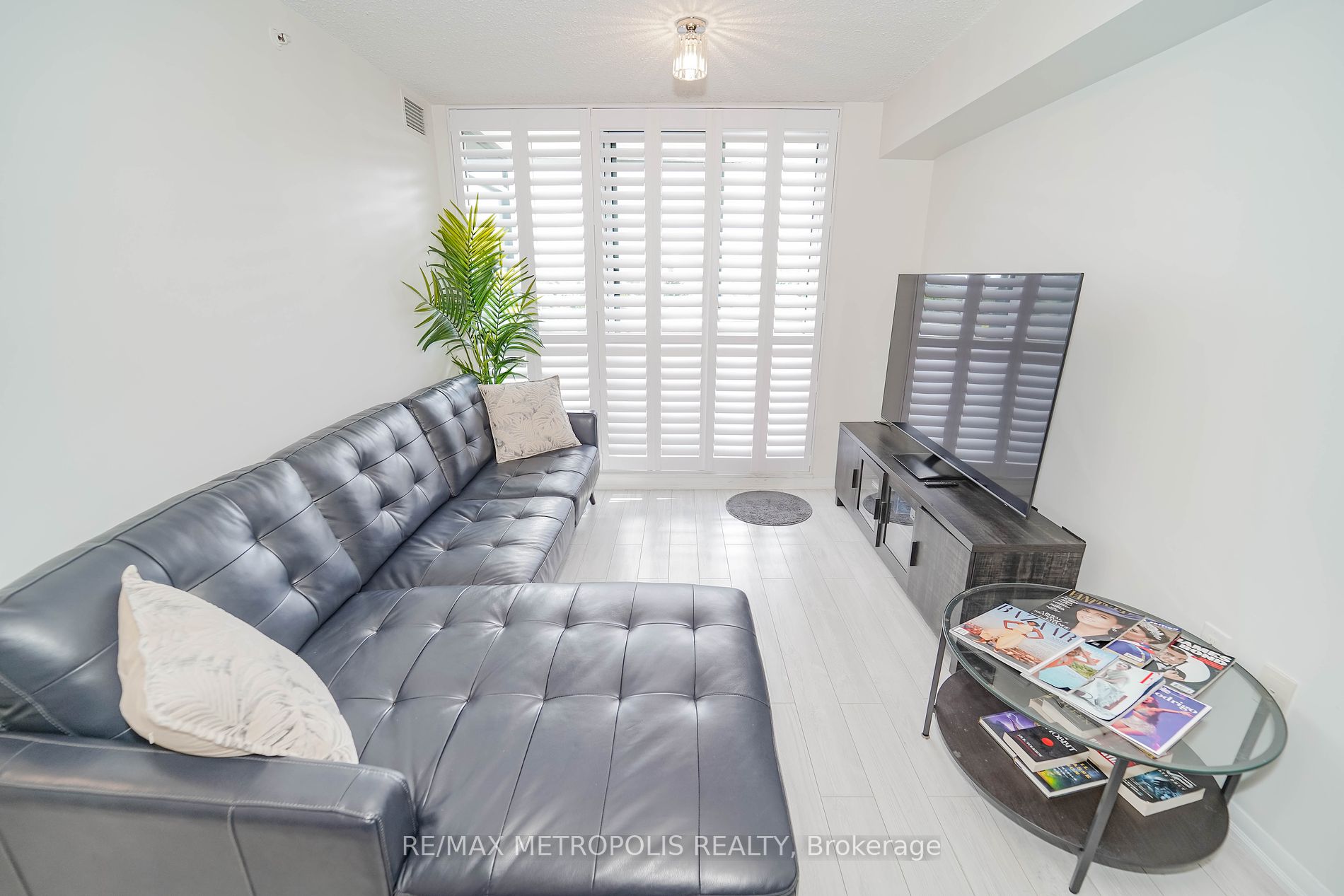 800 Lawrence Ave W, #415