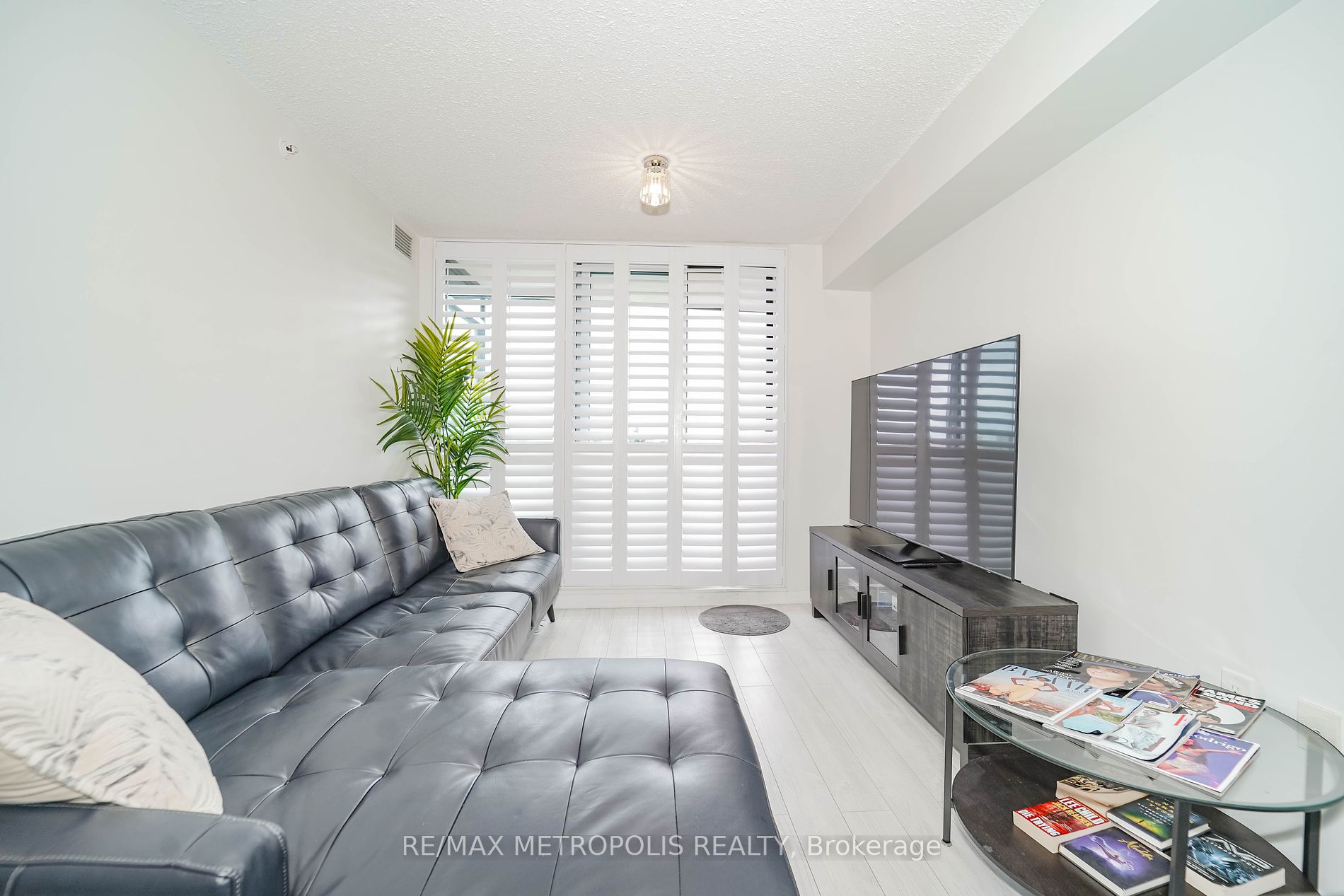 800 Lawrence Ave W, #415