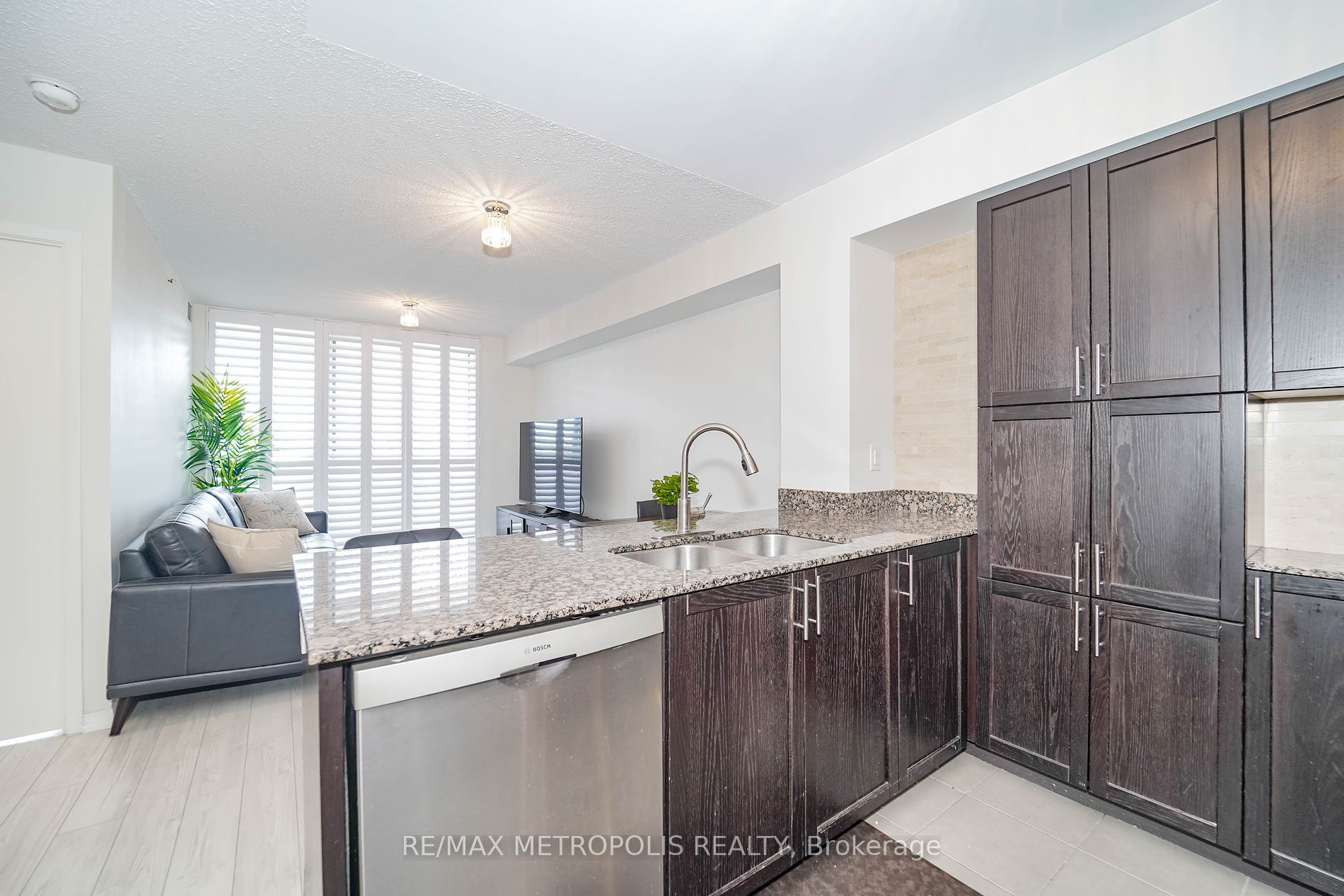 800 Lawrence Ave W, #415