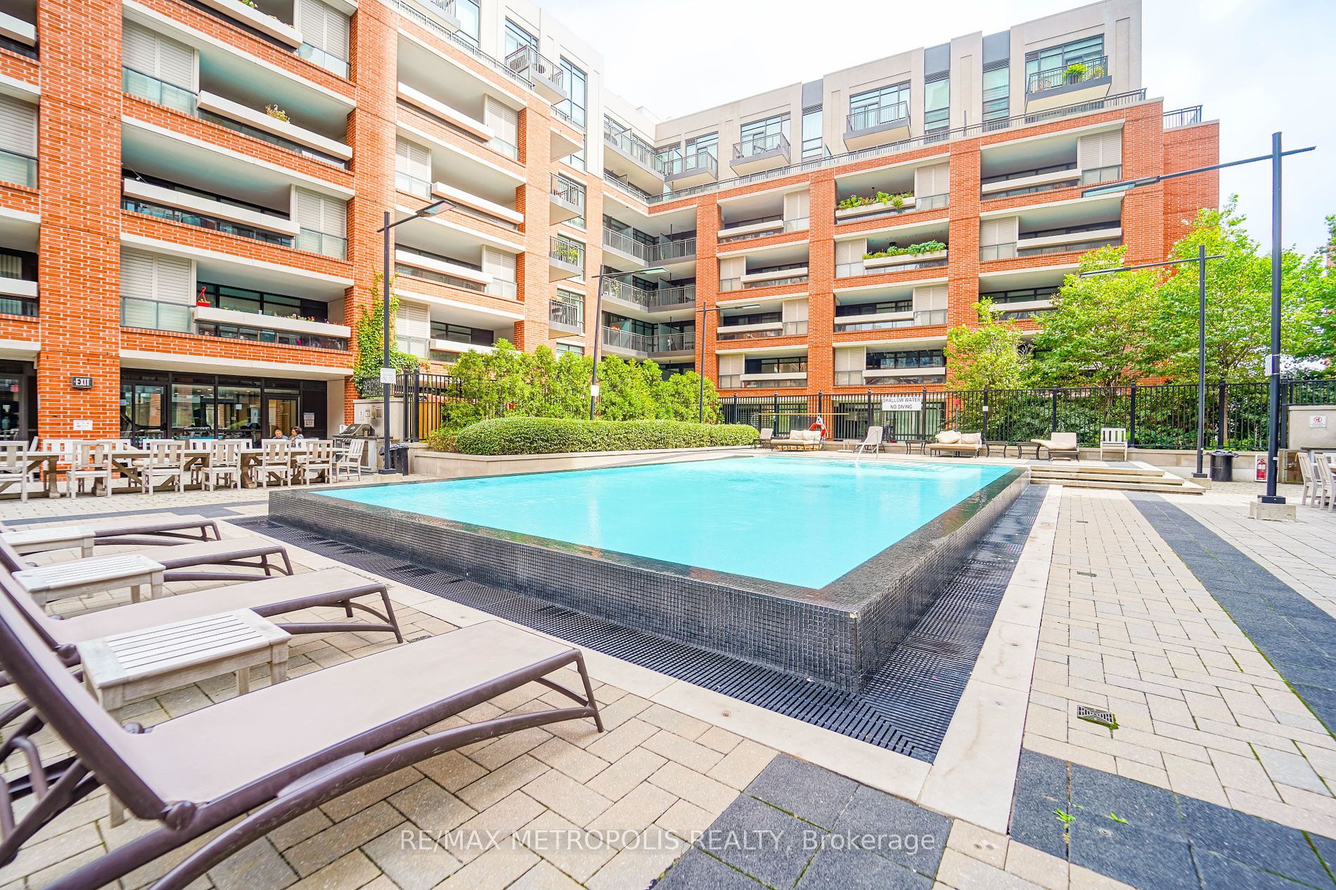 800 Lawrence Ave W, #415