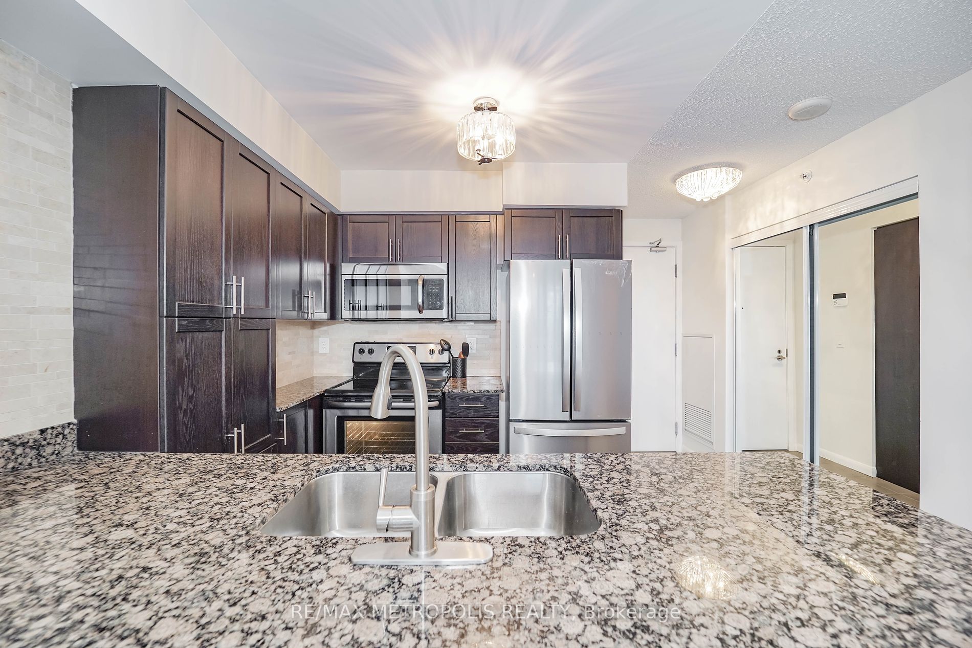 800 Lawrence Ave W, #415