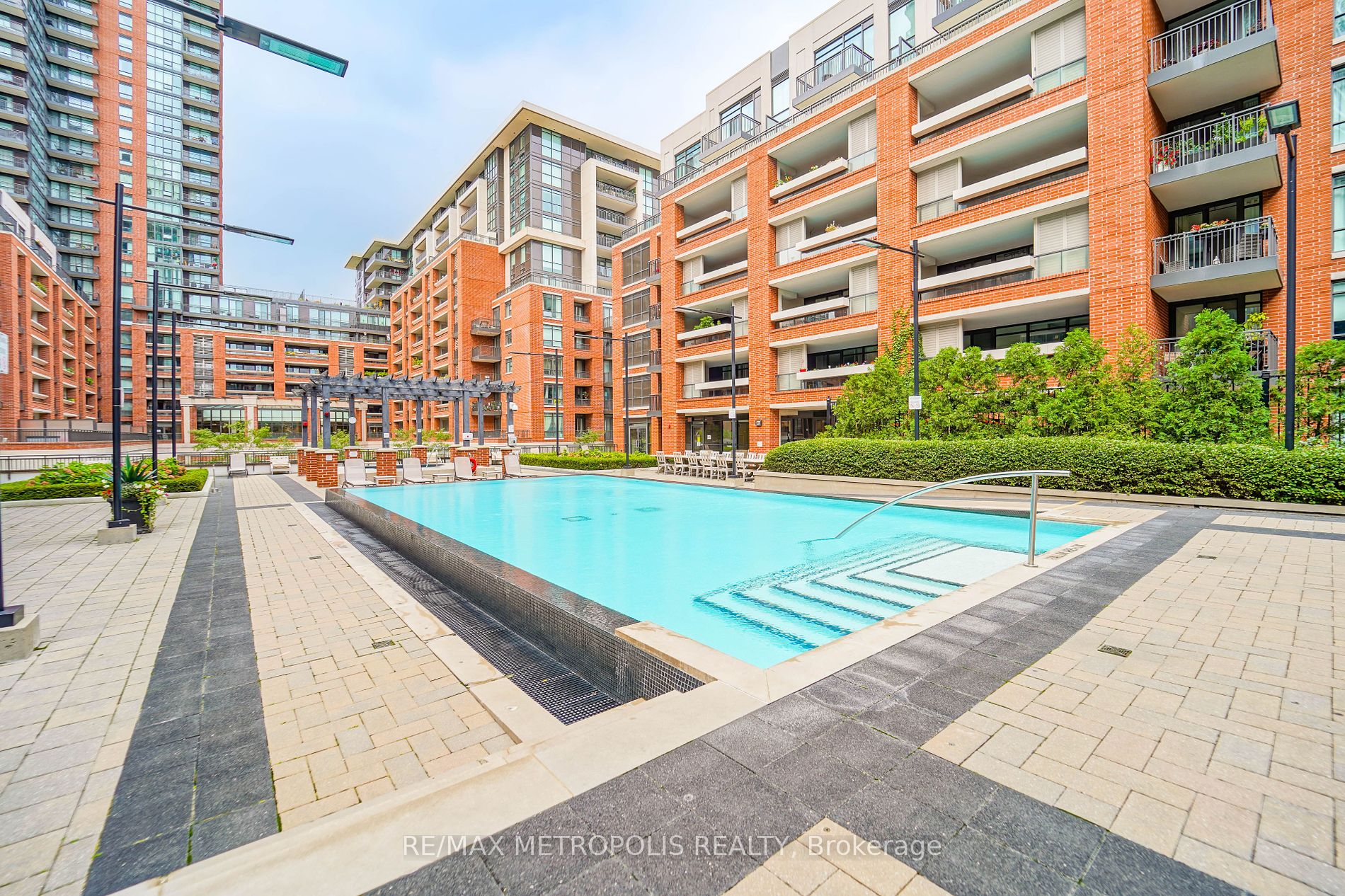 800 Lawrence Ave W, #415