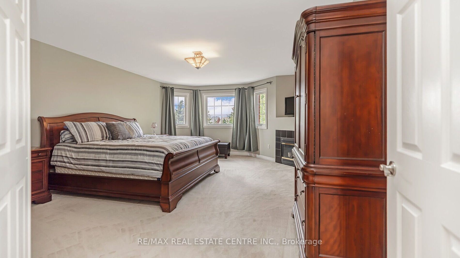 136 Van Scott Dr