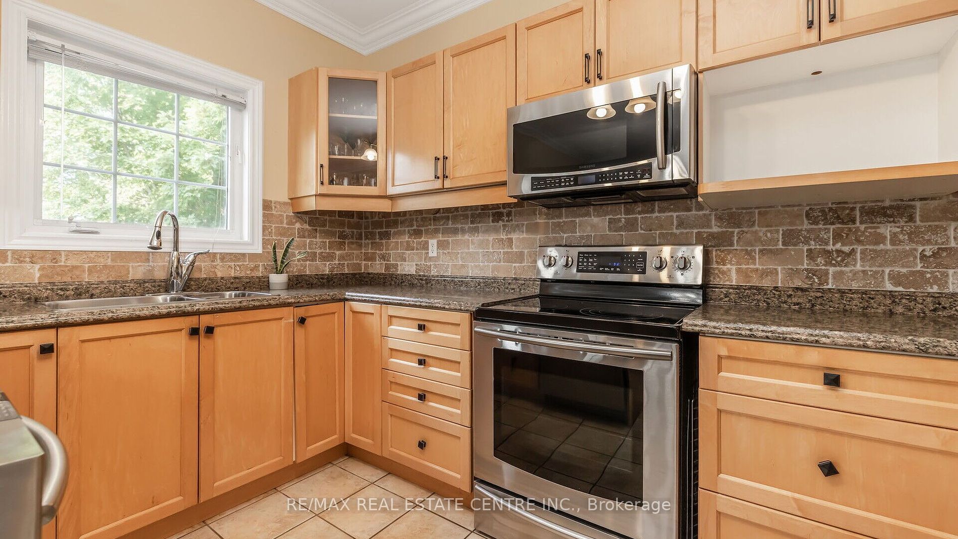 136 Van Scott Dr
