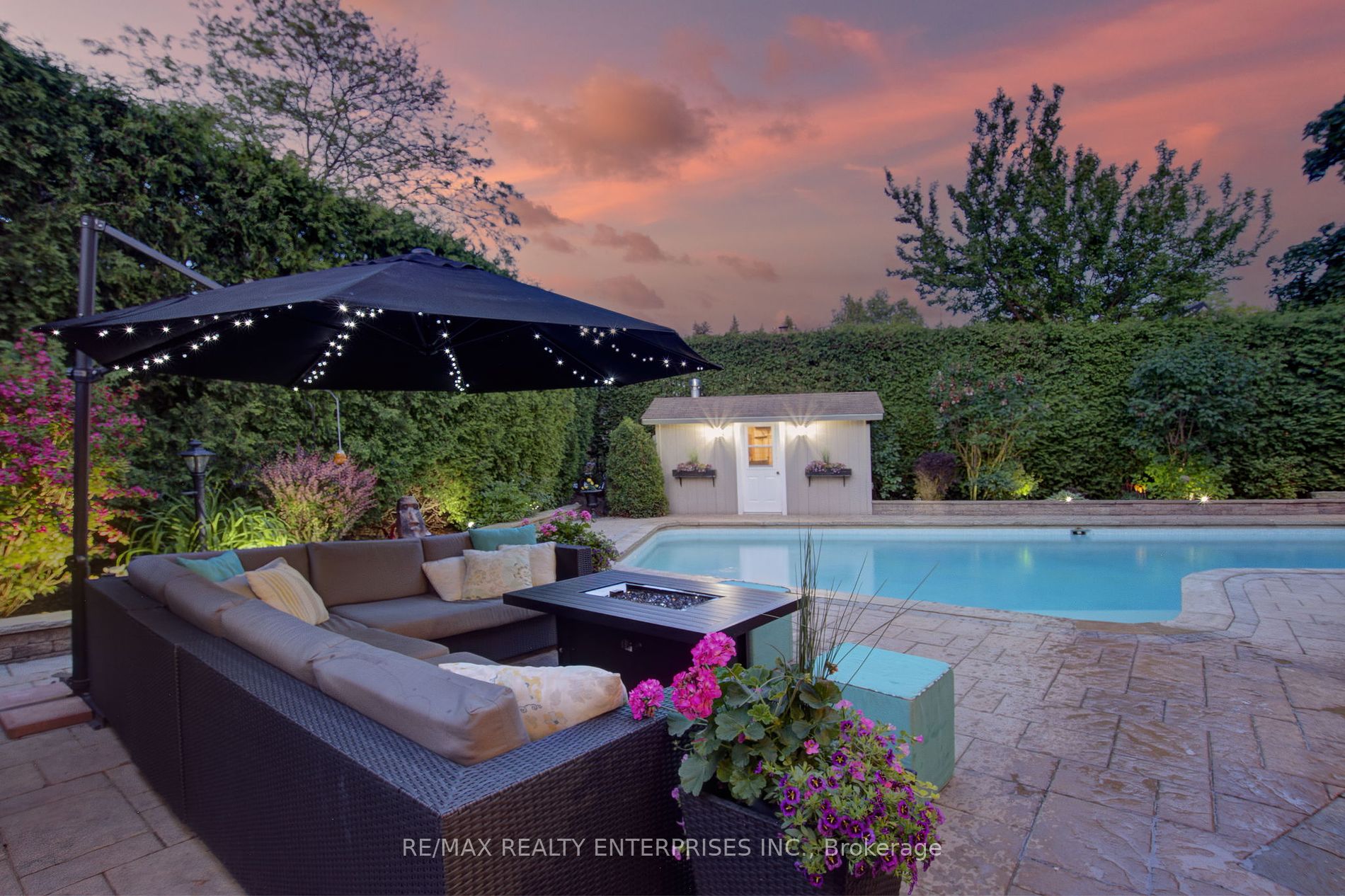 996 Cresthampton Lane