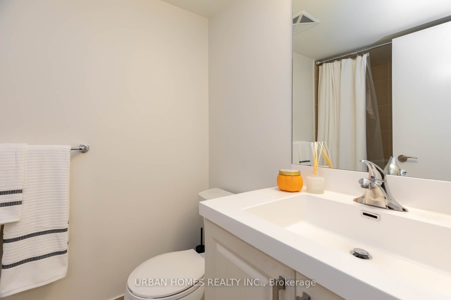 3091 Dufferin St, #734