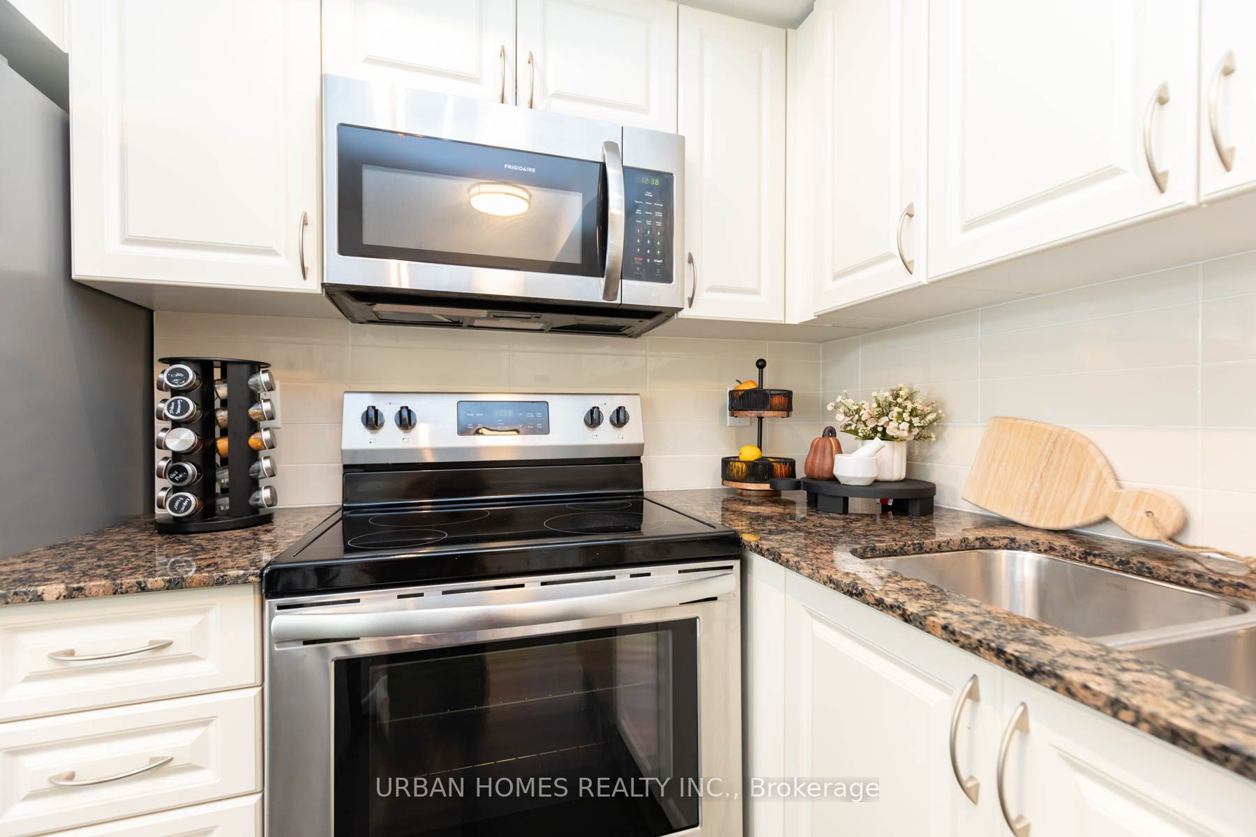 3091 Dufferin St, #734