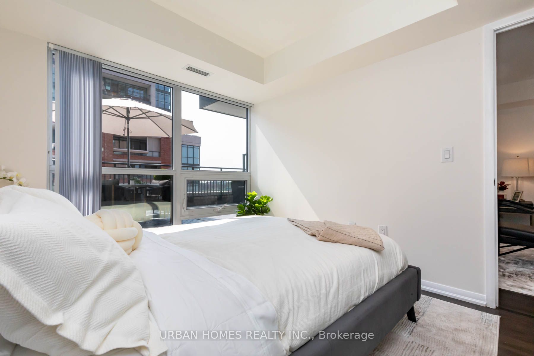 3091 Dufferin St, #734