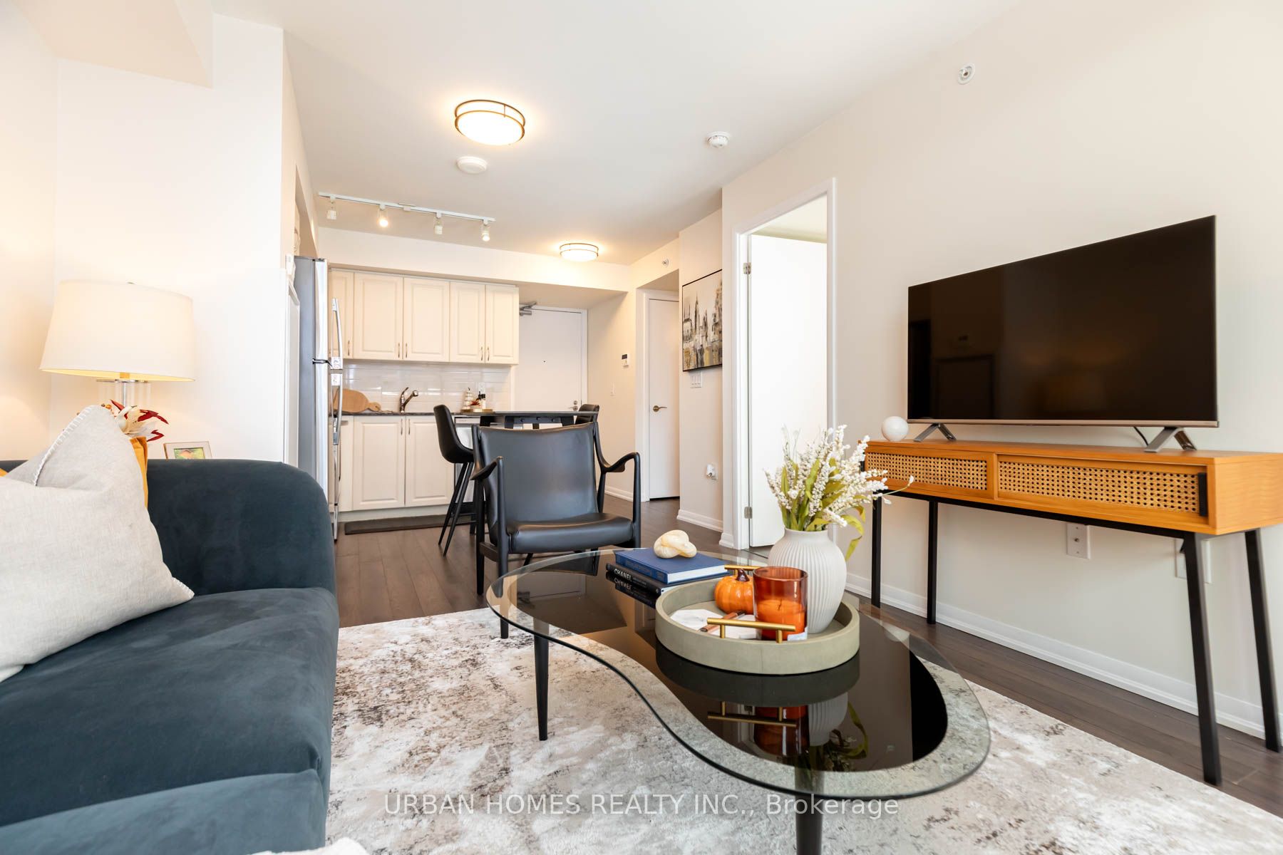 3091 Dufferin St, #734