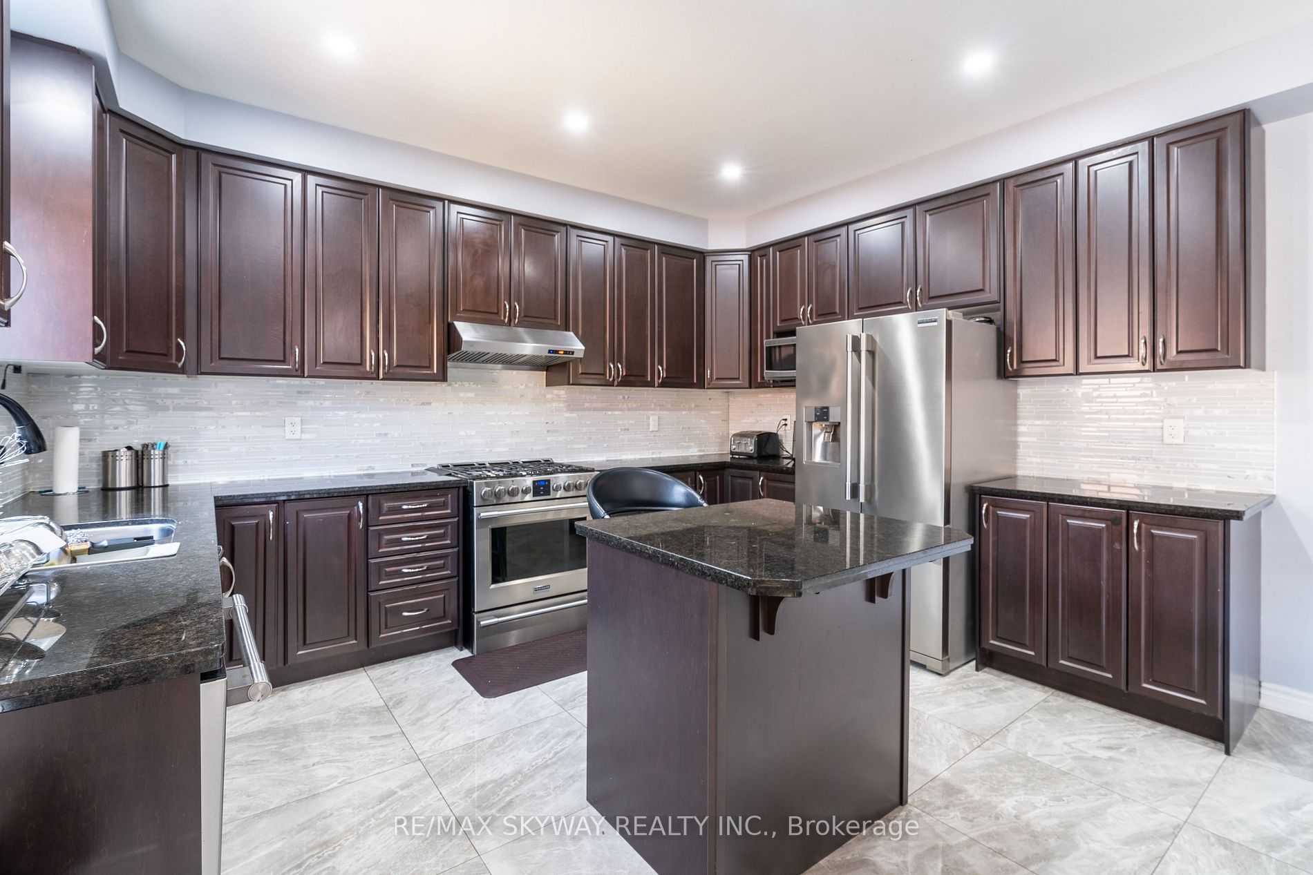 25 Hammerhead Rd