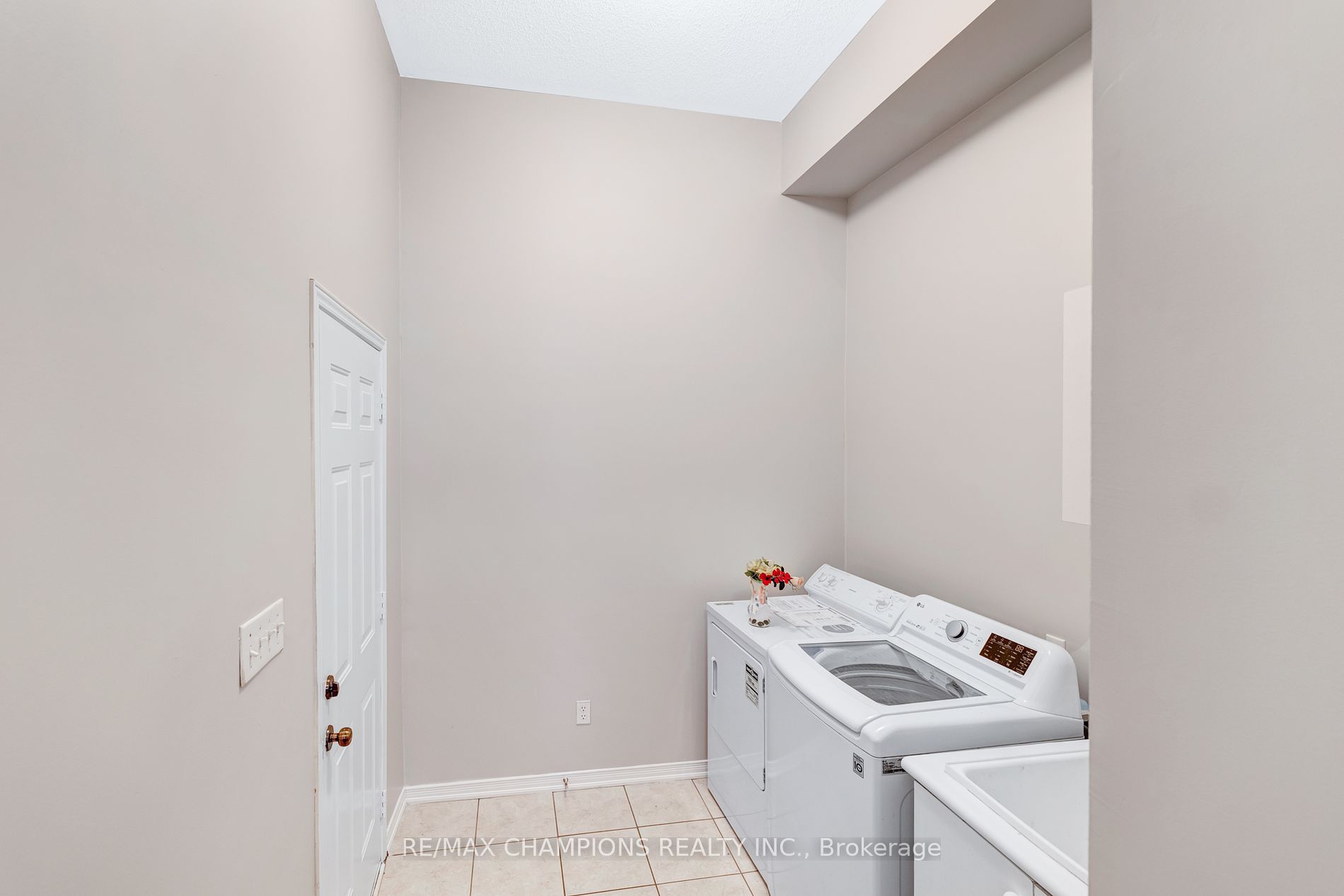 11 Cape Dorset Cres