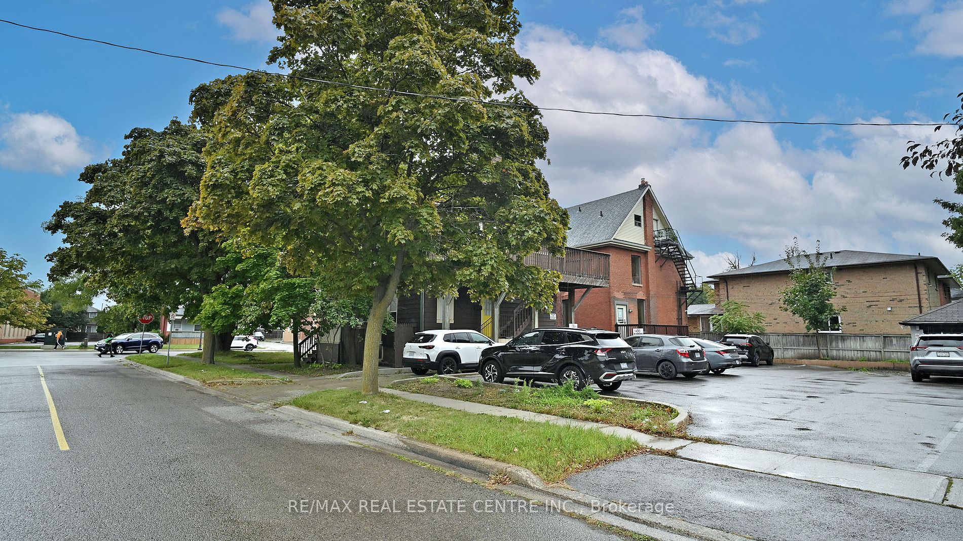 281 Main St N