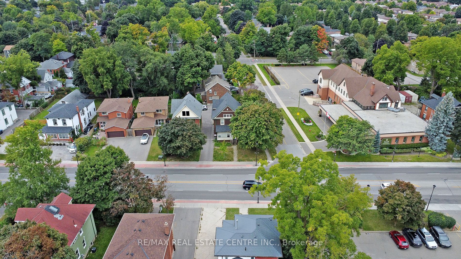 281 Main St N