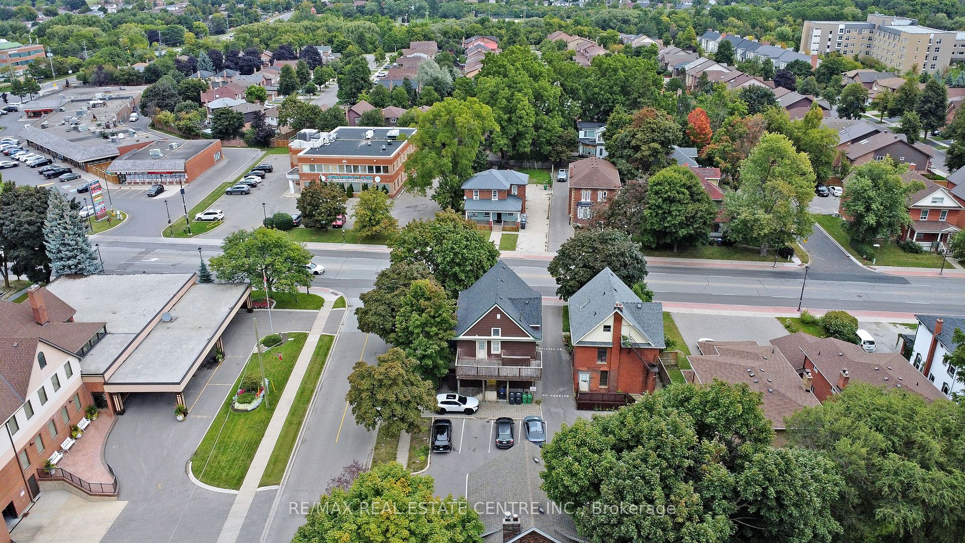 281 Main St N