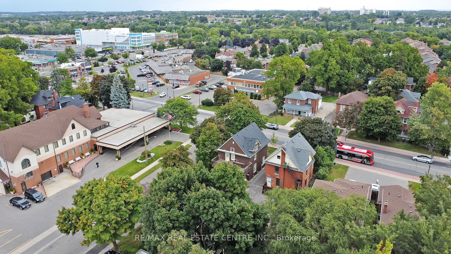 281 Main St N