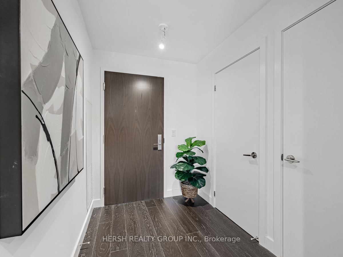 160 Kingsway Cres, #310