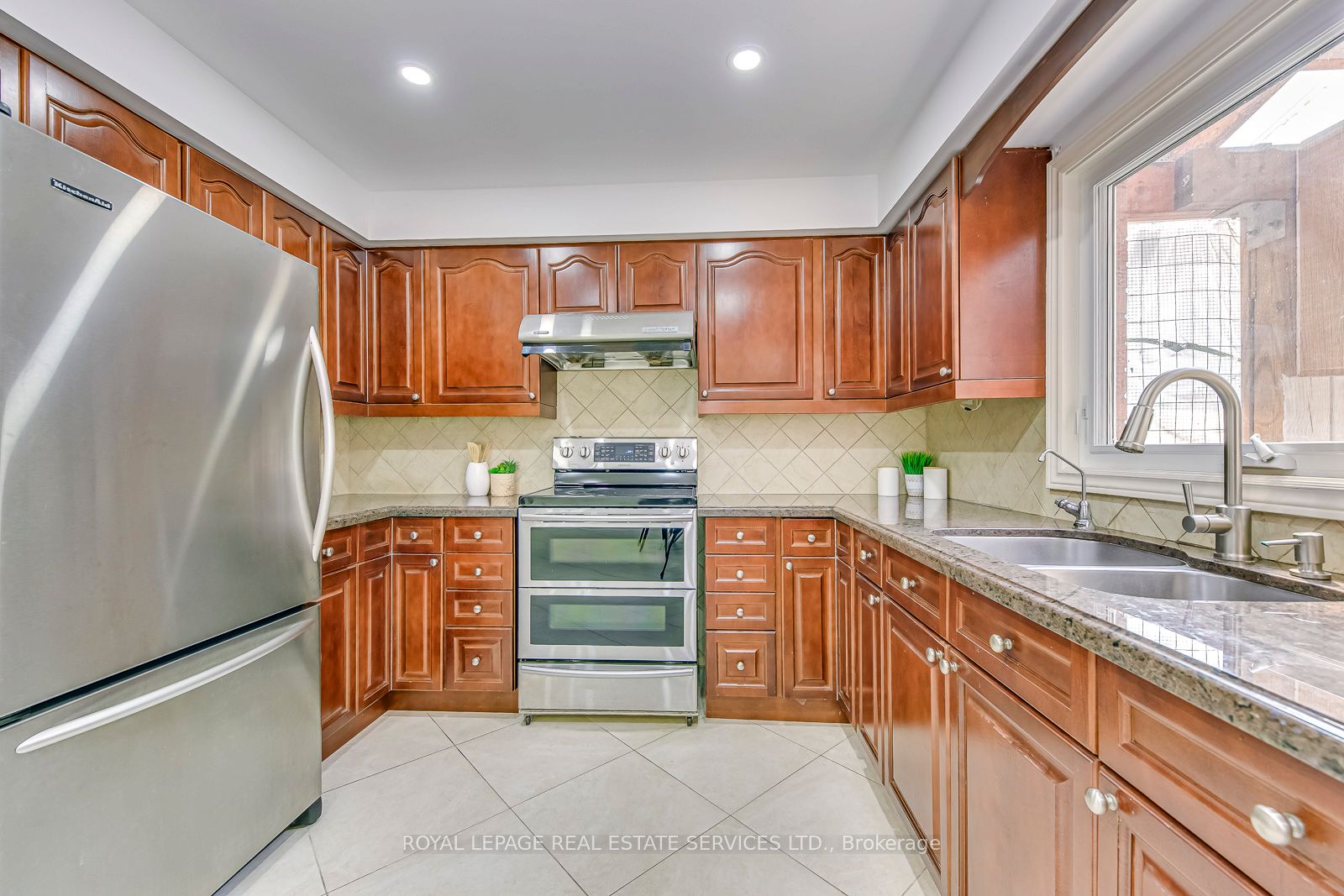3498 Redmond Rd