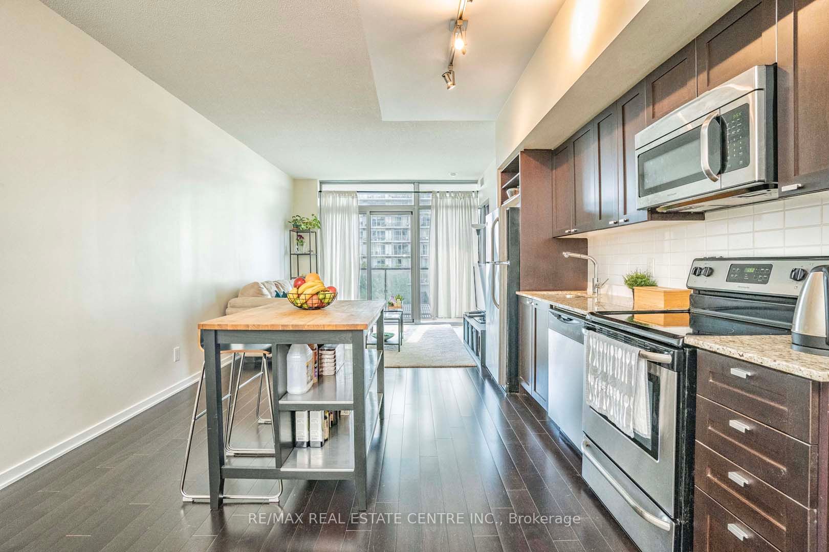 105 The Queensway Ave, #415