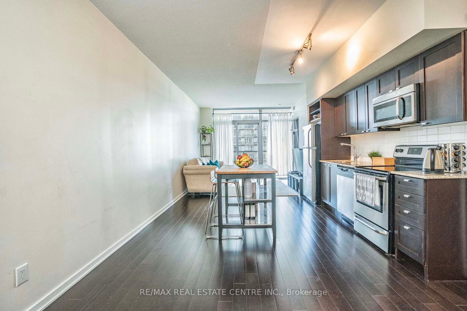 105 The Queensway Ave, #415