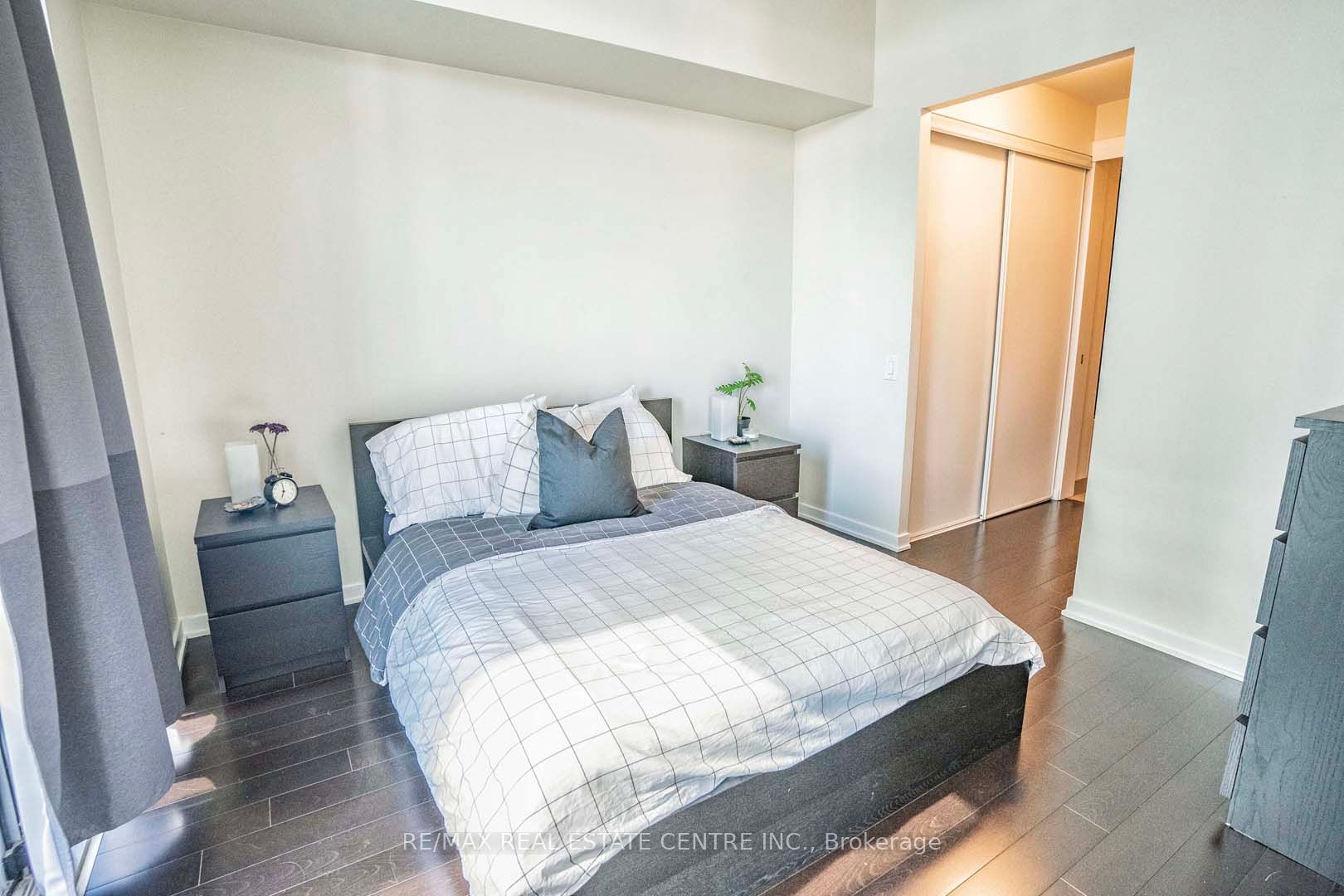105 The Queensway Ave, #415