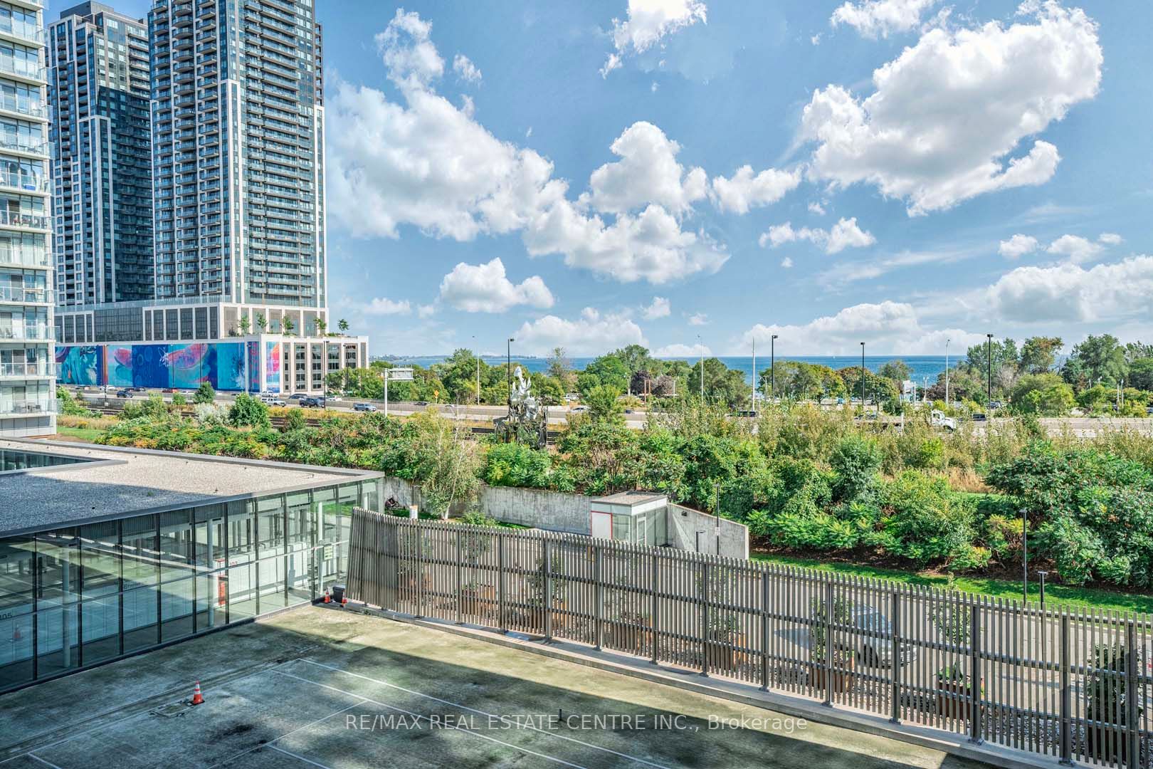 105 The Queensway Ave, #415