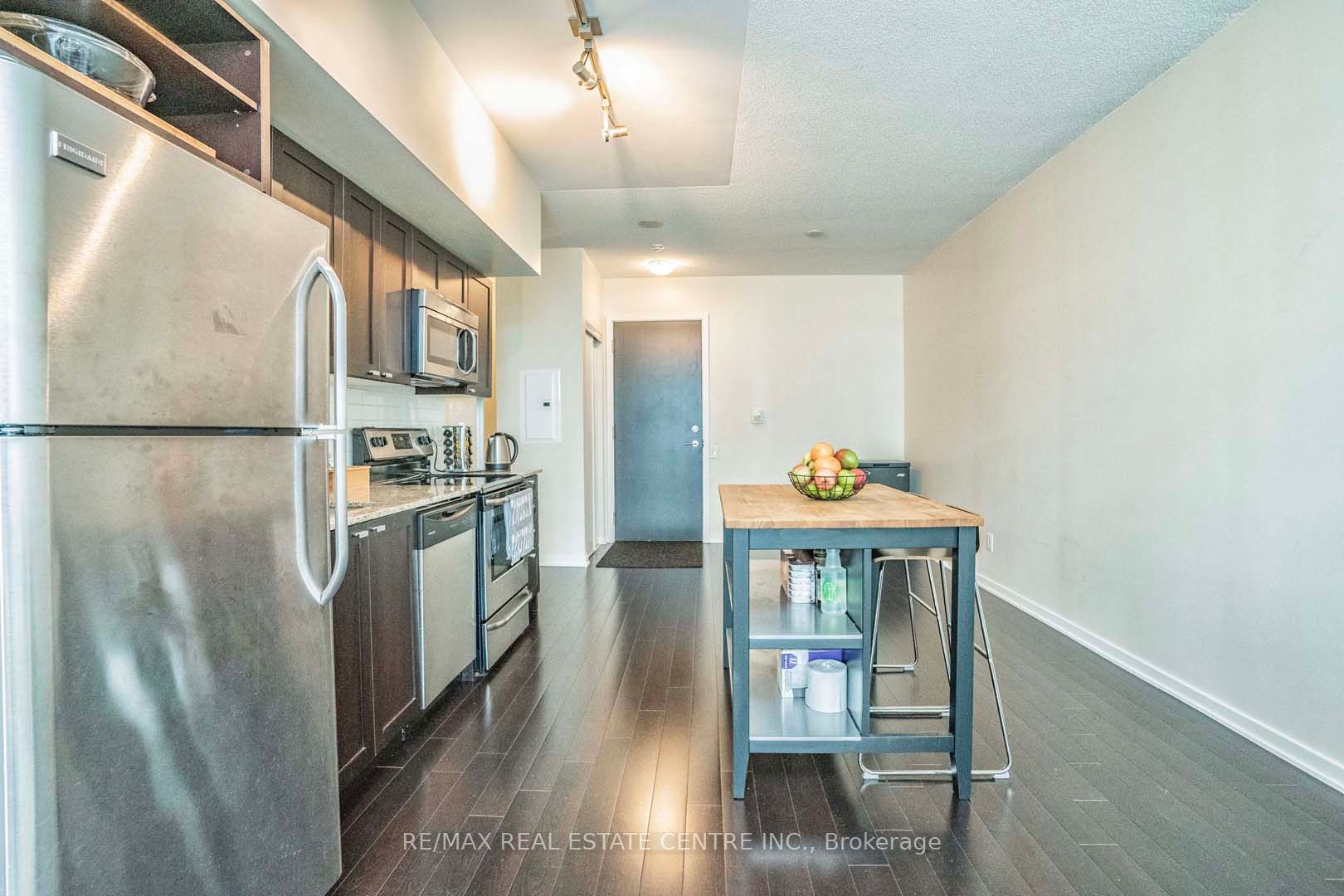 105 The Queensway Ave, #415