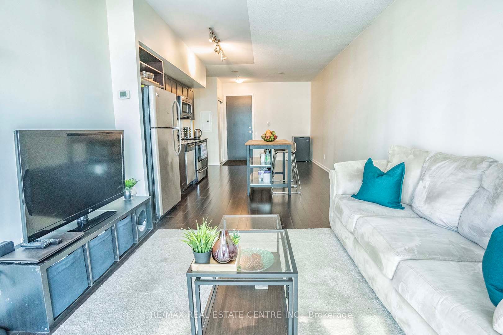 105 The Queensway Ave, #415
