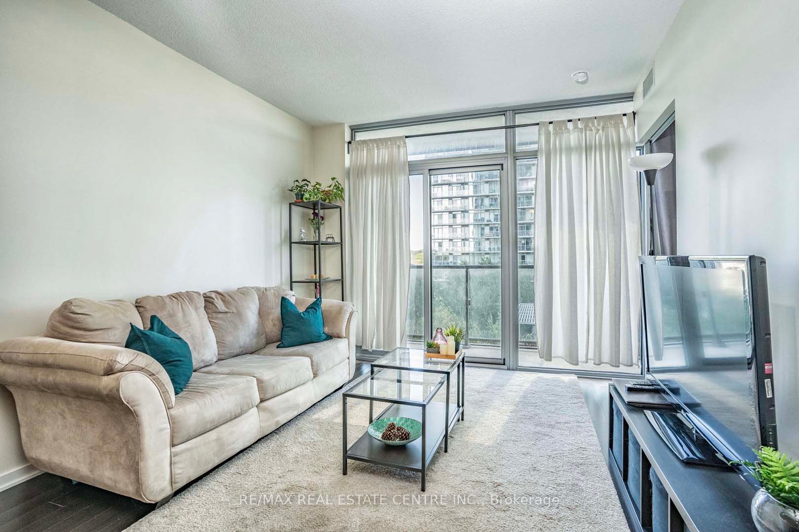 105 The Queensway Ave, #415