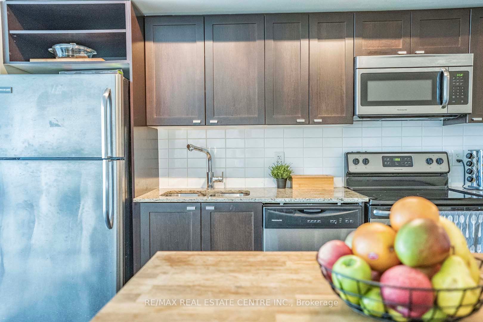 105 The Queensway Ave, #415