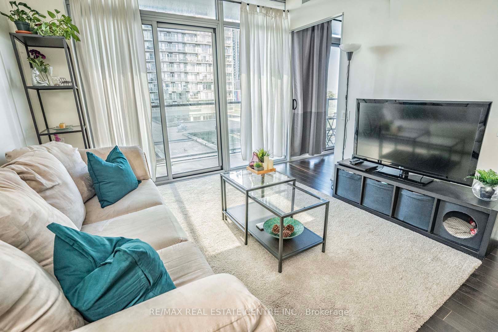 105 The Queensway Ave, #415