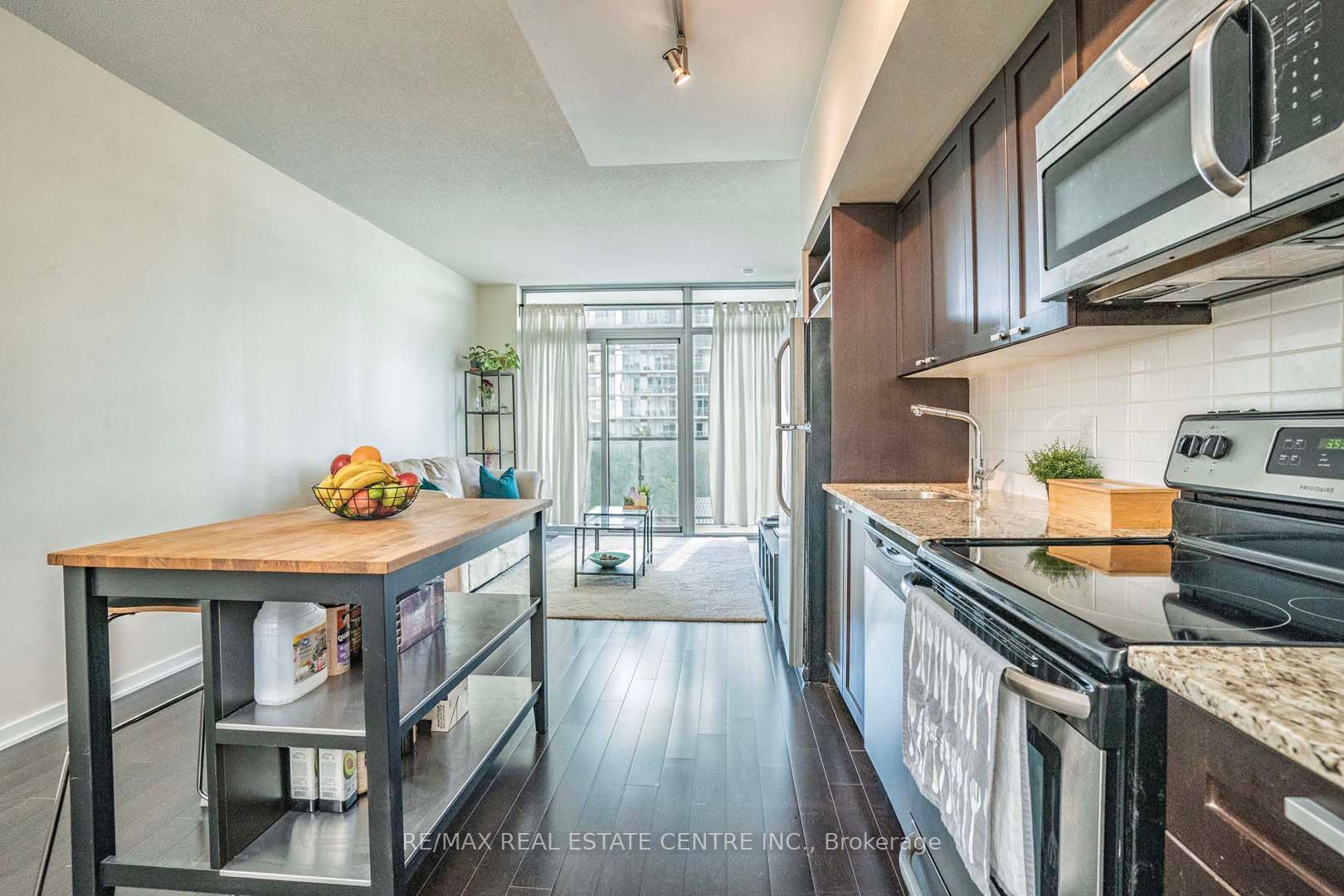 105 The Queensway Ave, #415