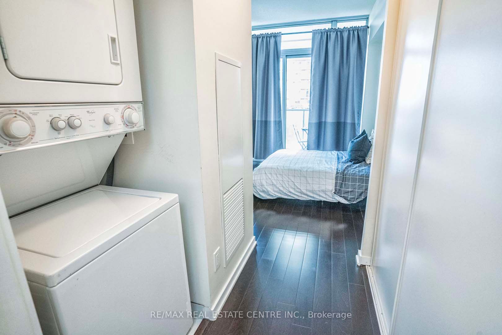 105 The Queensway Ave, #415