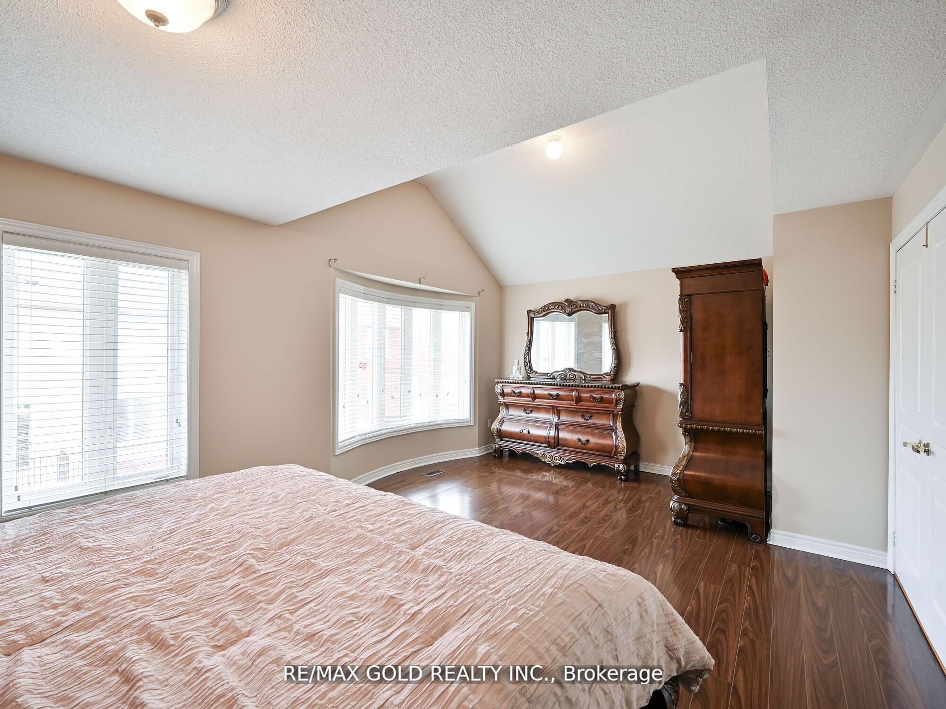 25 Maverick Cres