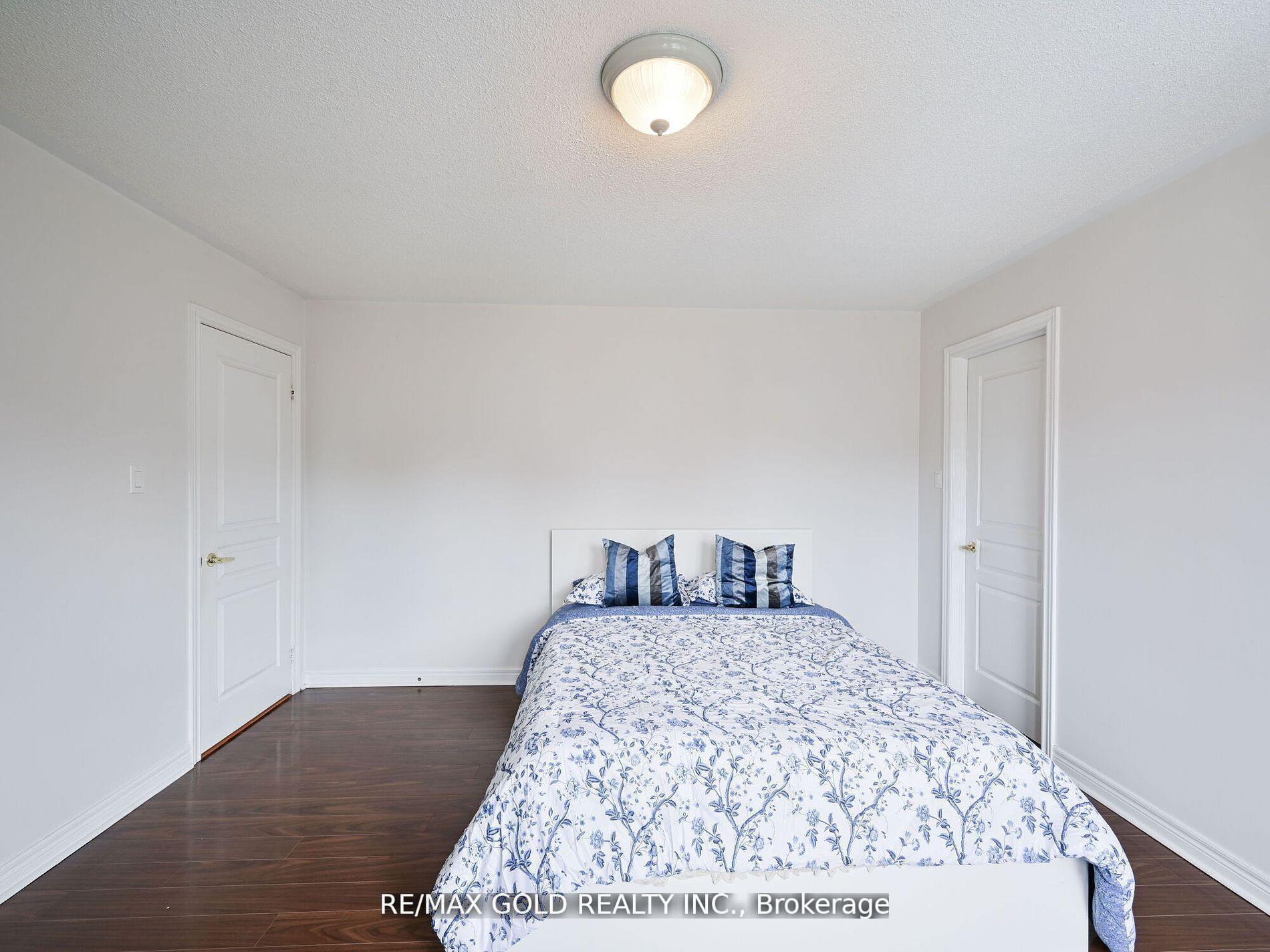 25 Maverick Cres