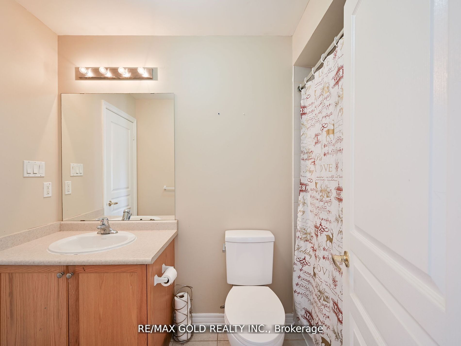 25 Maverick Cres