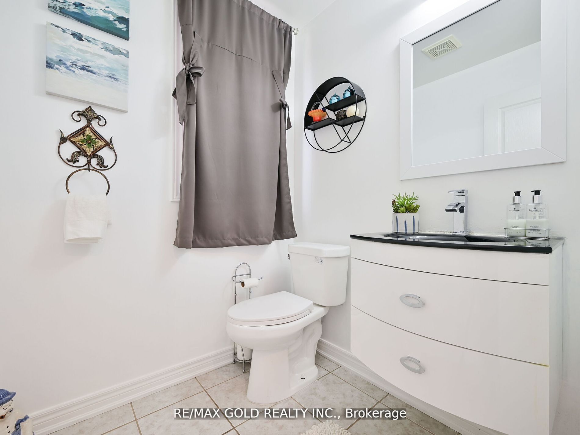 25 Maverick Cres