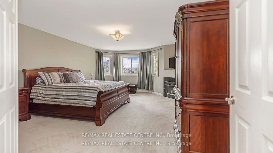 136 Van Scott Dr