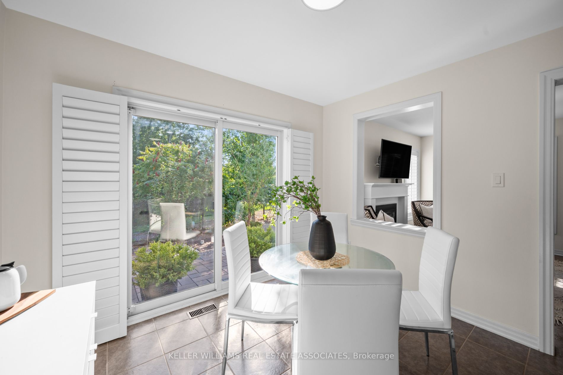 1002 Solomon Crt